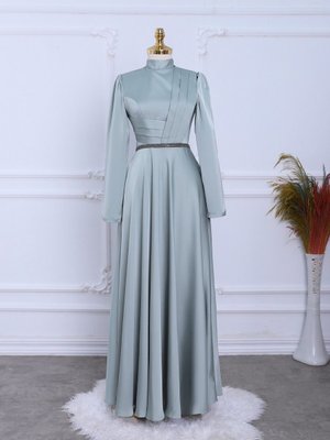 Önü Drapeli Beli Boncuk Detaylı Saten Abiye Elbise Önü Drapeli Beli Boncuk Detaylı Saten Abiye Elbise