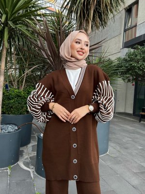 Kolları Çizgili Kahve Triko İkili Takım