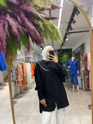 Zincir Detaylı Siyah Bej Keten Ayrobin Gömlek