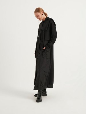 Kapişonlu Paraşüt Kumaş Cep Detaylı Kap