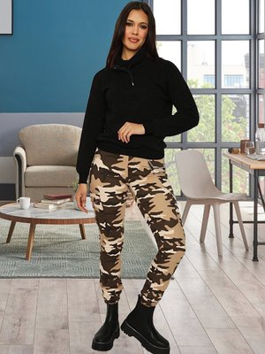 Siyah Dik Yaka Şardonlu Örme Sweatshirt Siyah Dik Yaka Şardonlu Örme Sweatshirt