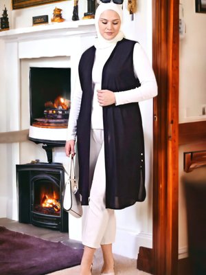 Kadin Tesetür Eteği Düğmeli Siyah Yelek