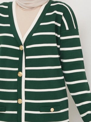 Yeşil Düğmeli Hırka