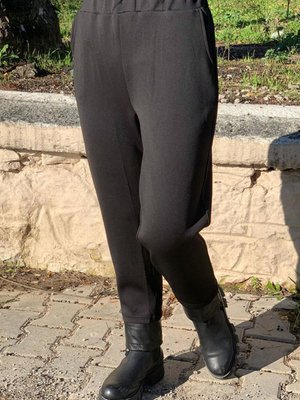 Siyah Paçası Deri Detaylı Pantolon