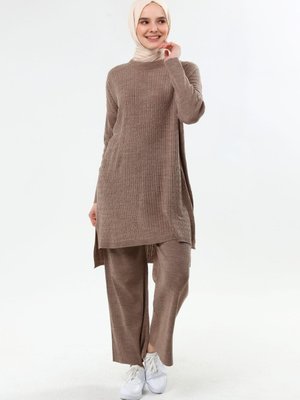 Bisküvi Saç Örgülü Pantolon & Tunik İkili Takım Bisküvi Saç Örgülü Pantolon & Tunik İkili Takım