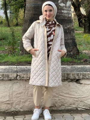 Bej Deri Detaylı Kapitone Kaban