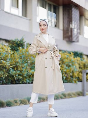 Kolu Lastik Detaylı Trenç Taş Kolu Lastik Detaylı Trenç Taş