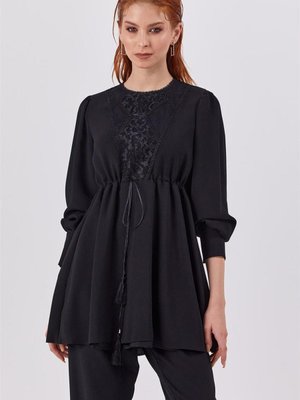 Dantel Detaylı Siyah Tunik