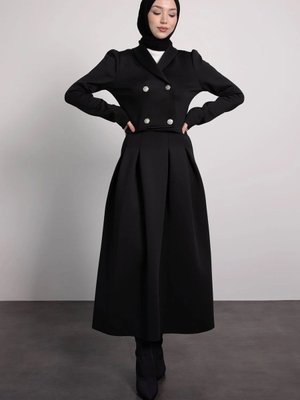 Eteği Pileli Ceketli Takım