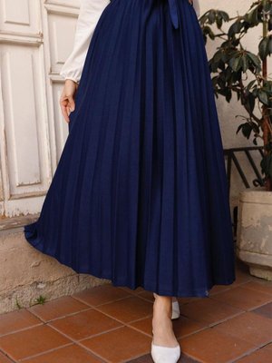 Kuşak Detaylı Piliseli Etek Lacivert