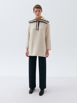 Mira Triko Kazak Taş Siyah