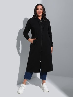 Siyah Kapüşonlu Ve Fermuarlıbüyük Beden Uzun Kap