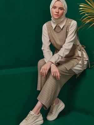 Ekose Düğme Detaylı İkili Pantolonlu Takım Ekose Düğme Detaylı İkili Pantolonlu Takım
