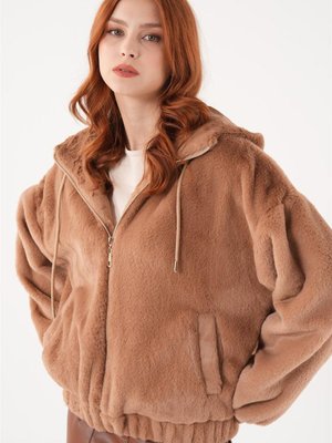 Kapişonlu Kısa Peluş Mont Camel Kapişonlu Kısa Peluş Mont Camel