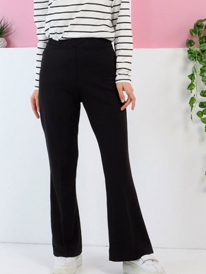 Beli Lastikli Ispanyol Paça Pantolon Siyah Beli Lastikli Ispanyol Paça Pantolon Siyah