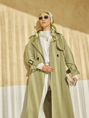 Oversize Çift Düğmeli Trençkot K Oversize Çift Düğmeli Trençkot K