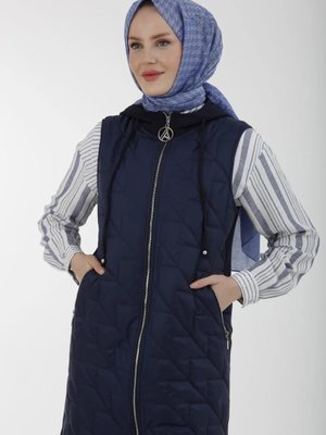 Kapüşonlu Fermuarlı Baklava Desenli Cepli Yelek