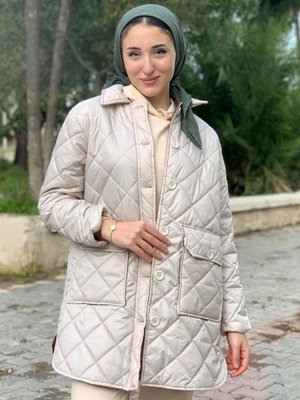 Bej Önden Cepli Kapitone Mont