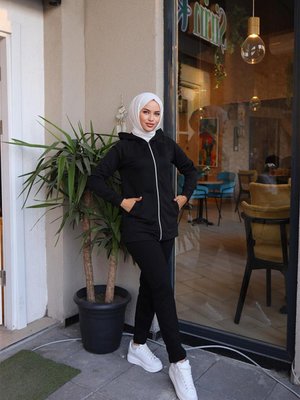 ?kapüşonlu Cep Detaylı Eşofman Takımı Siyah ?kapüşonlu Cep Detaylı Eşofman Takımı Siyah