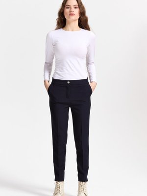 Yırtmaçlı Dar Paça Pantolon Lacivert