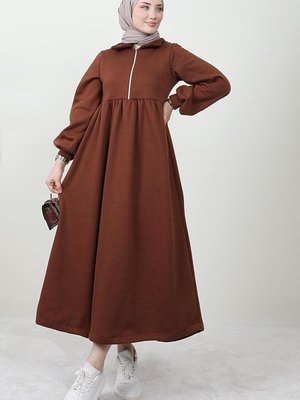 Yaka Detay Fermuarlı Elbise Tarçın Yaka Detay Fermuarlı Elbise Tarçın