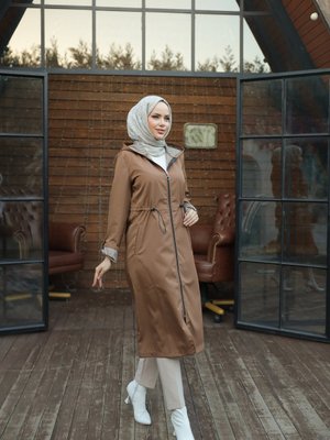 Bileği Çizgili Kapüşonlu Trençkot