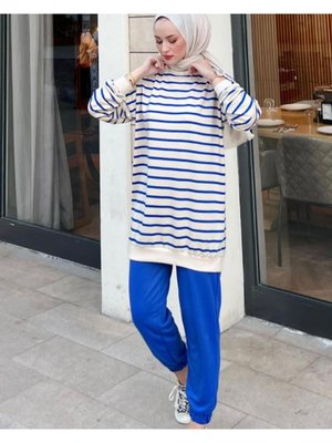 Çizgili Alt Üst Pantolonlu Takım Çizgili Alt Üst Pantolonlu Takım