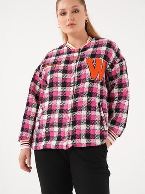 Nakışlı Ekose Siyah Pembe Bomber Ceket Nakışlı Ekose Siyah Pembe Bomber Ceket