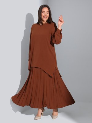 Büyük Beden Piliseli Tunik & Etek İkili Aerobin Takım Kahverengi