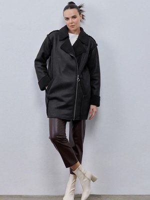 Siyah Nubuk Fermuarlı Kaban