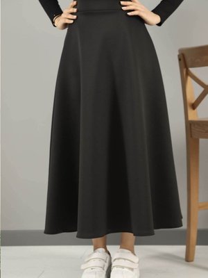 Scuba Kumaş Kloş Etek Siyah Scuba Kumaş Kloş Etek Siyah