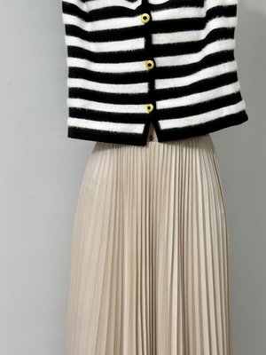 Bej Sık Piliseli Etek