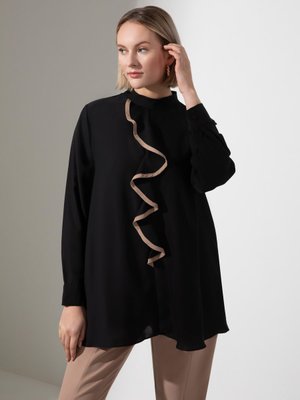 Siyah Büyük Beden Biye Detaylı Volanlı Tunik
