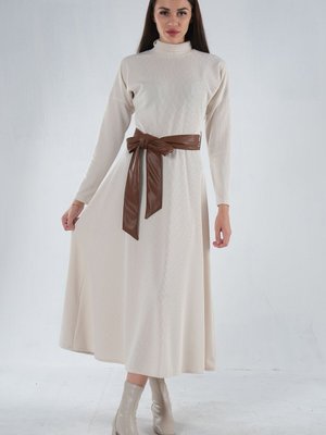 Taş Beli Kemerli Örme Elbise Taş Beli Kemerli Örme Elbise