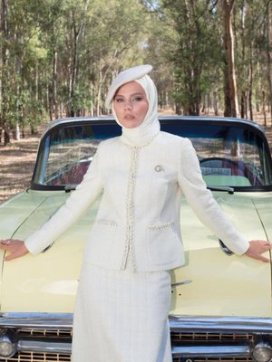 Broş Detaylı Etekli Takım Broş Detaylı Etekli Takım