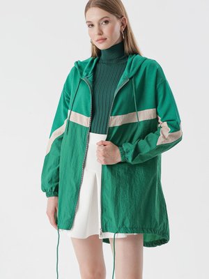 Yeşil Kapüşonlu Paraşüt Garnili Tunik Yeşil Kapüşonlu Paraşüt Garnili Tunik