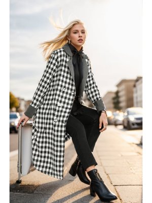 Kruvaze Yaka Kaşe Kaban Siyah Beyaz Kruvaze Yaka Kaşe Kaban Siyah Beyaz