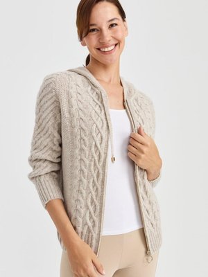 Bej Kapüşonlu Saç Örgülü Hırka Bej Kapüşonlu Saç Örgülü Hırka