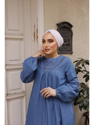 Beyaz Nakış Detaylı Açık Kot Elbise