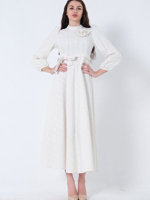 Ekru Tüvid Kumaş Çiçek Detaylı Kolları Lastikli Seyyar Kuşaklı Elbise Ekru Tüvid Kumaş Çiçek Detaylı Kolları Lastikli Seyyar Kuşaklı Elbise