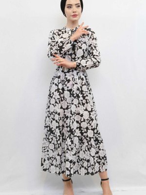 Moda Çizgi Çiçek Desenli Pileli Elbise Siyah Moda Çizgi Çiçek Desenli Pileli Elbise Siyah