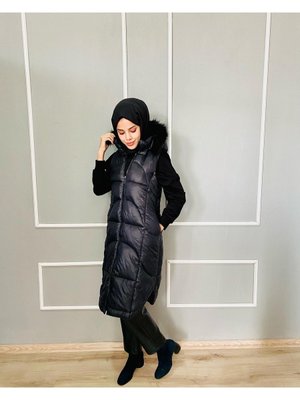 Kapüşonlu Kürk Detaylı Uzun Şişme Yelek