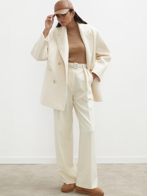 Kruvaze Cep Detaylı Kaban Ekru