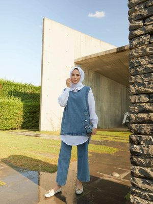 Çıtçıt Detaylı Kot Tunik, Gömlek Ve Pantolon 3'lü Kombin Çıtçıt Detaylı Kot Tunik, Gömlek Ve Pantolon 3'lü Kombin