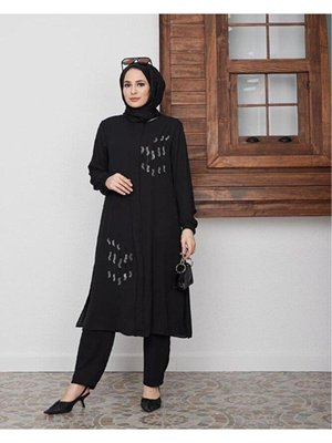 Krep Kumaş Taş Desenli Ve Astarlı Tunik Takım Krep Kumaş Taş Desenli Ve Astarlı Tunik Takım