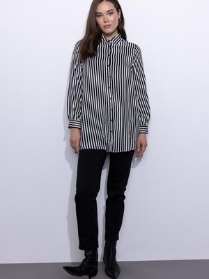 Slim Fit Nervürlü Pantolon