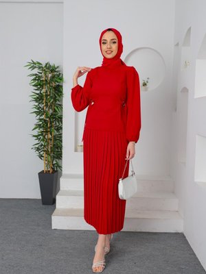 Kırmızı Piliseli Takım