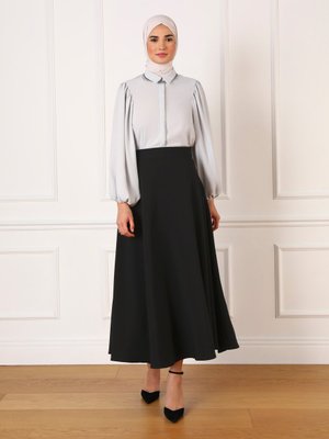 Siyah Klasik Kumaş Volanlı Etek