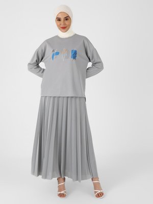Baskı Detaylı Tunik Pilise Etek İkili Takım Gri Baskı Detaylı Tunik Pilise Etek İkili Takım Gri