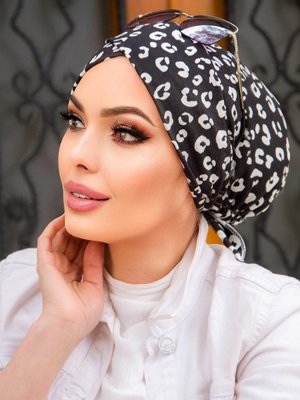 Çapraz Bone Siyah Beyaz Benekli